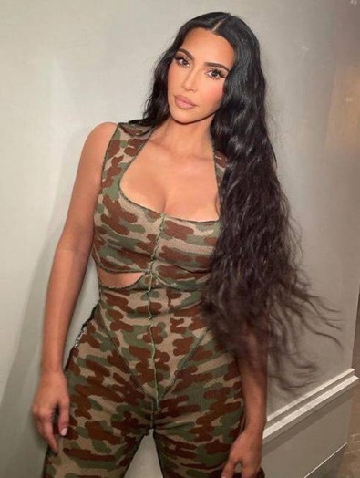 Akın ettiler! Kim Kardashian bir dakikada bir milyon dolar kazandı - Resim : 1