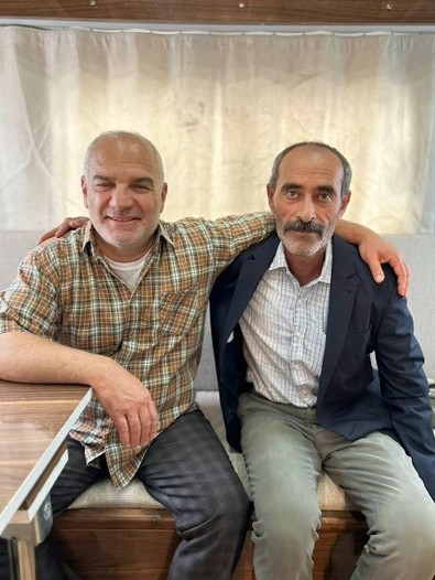 Muhtarlık yarışını kaybeden fenomen aday bakın şimdi ne iş yapıyor! İlk kare geldi! - Resim : 1