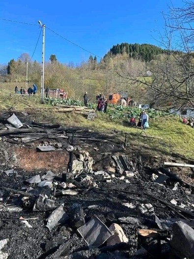 Ahıra bir anda ölümcül gaz yayıldı. İneklerin ciğerinin hepsini saniyeler içinde doldurdu. 12 inek yaprak gibi yere düştü - Resim : 1