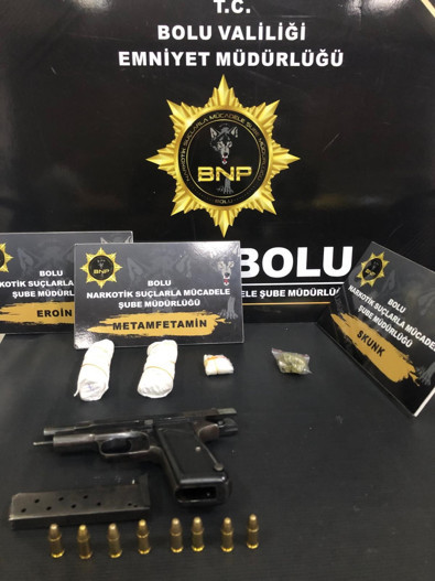 Bolu'da narkotik polisleri uyuşturucu tacirlerine göz açtırmıyor! - Resim : 1