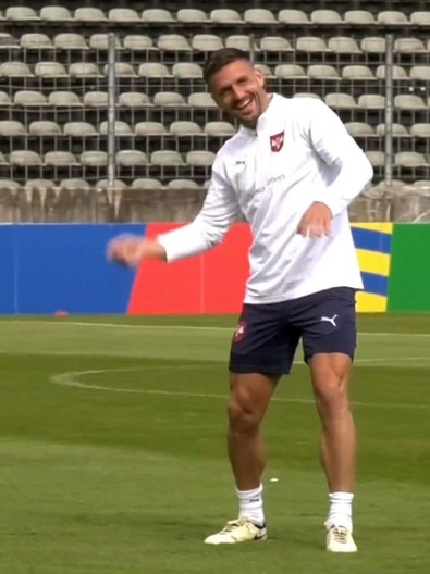 Fenerbahçe taraftarından Dusan Tadic’e büyük destek! Mutluluğu yüzünden okundu - Resim : 2