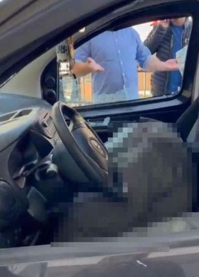 Rize'de yol verme kavgasında silahlar konuştu! Taraflar silahlarını çekti, ortalık kan gölüne döndü! - Resim : 1