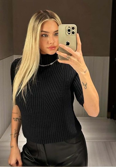Survivor Aycan Yanaç, sevgilisini başka bir kadınla yakaladı! Sinirden çılgına döndü, ortalığı birbirine kattı - Resim : 1