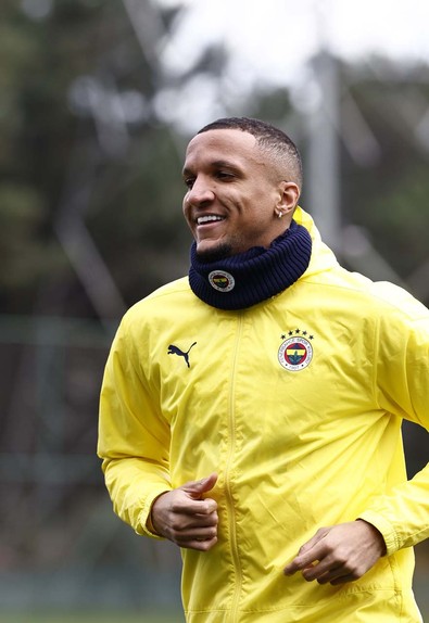 Fenerbahçe resmen duyurdu! Yıldız futbolcu 2 ay sonra geri döndü! Taraftarlar ve İsmail Kartal çok sevinecek! - Resim : 2