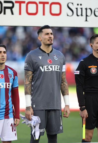 Trabzonspor’da şok gelişme! Taraftarın sevgilisiydi... Kaptan gemiyi terk ediyor! - Resim : 1