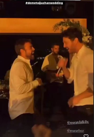 Yılın düğününe damga vuran anlar! Murat Dalkılıç ile Murat Boz düet yaptı ortalık yıkıldı - Resim : 1