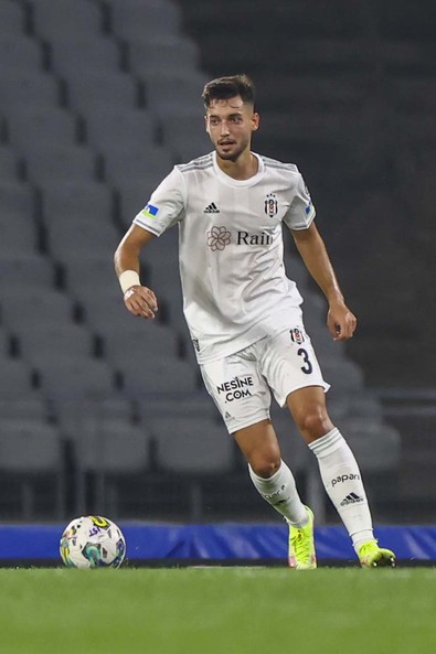 Samet Aybaba ipleri eline aldı! Beşiktaş, iç transferde harekete geçti! 4 futbolcuyla sözleşme uzatıldı! İşte o isimler - Resim : 3