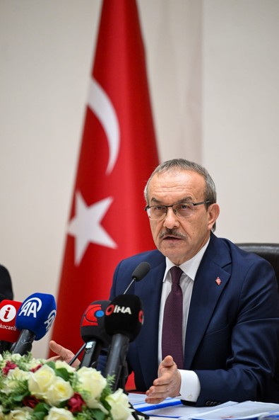 Kocaeli Valisi Seddar Yavuz, orman yangınları tedbirleri kapsamında girişlerde kısıtlamaya gidildiğini duyurdu - Resim : 1