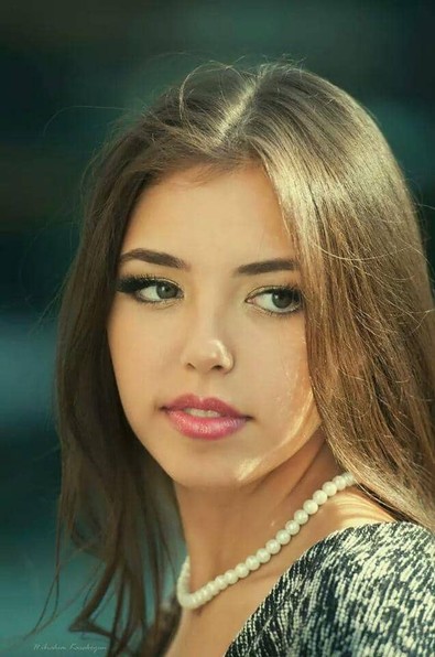Hakan Sabancı Kırmızı Oda'nın yıldızıyla aşk yaşıyor! Aygün Aydın bakın kim çıktı - Resim : 2