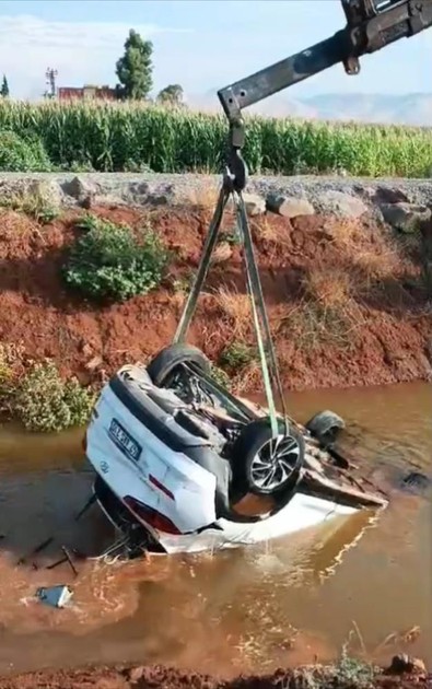 Mardin’de feci kaza! Kontrolden çıkan otomobil sulama kanalına devrildi: 3 kişi hayatını kaybetti - Resim : 1
