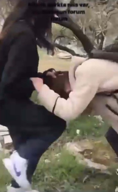 Yine akran şiddeti! 13 yaşındaki arkadaşını dövdü! O anlar kamerada! - Resim : 2