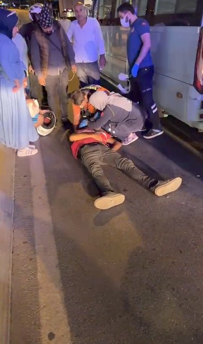 Pendik'te minibüsün aniden durması faciaya yol açıyordu! Arkadan minibüse çarpan motosikletli kurye hastaneye kaldırıldı! - Resim : 1