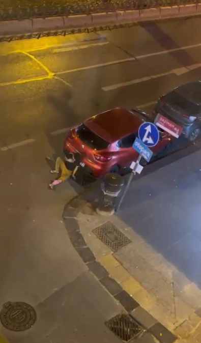 İstanbul'un göbeğine şoke eden olay: Kendi kendine çatışmaya girdi! - Resim : 1