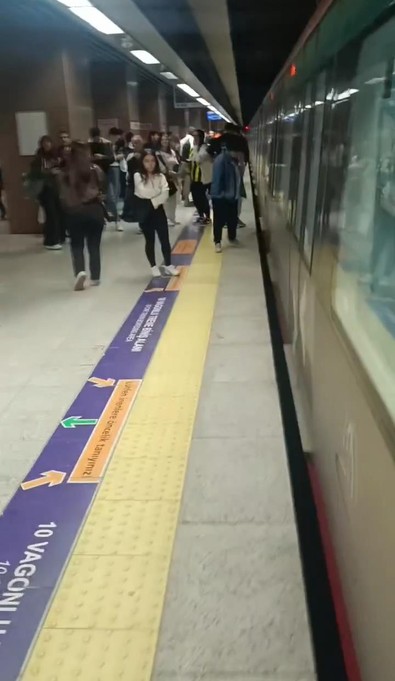 Marmaray'da 15 yaşındaki genç intihar etti! - Resim : 1