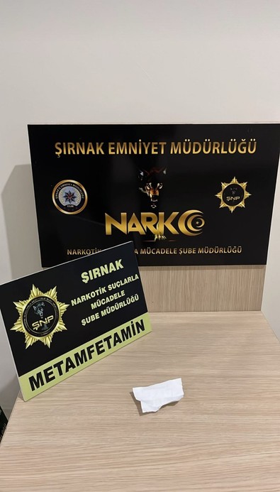 Şırnak'ta kaçakçılık operasyonu: Çok sayıda kaçak ürüne el koyuldu! - Resim : 1