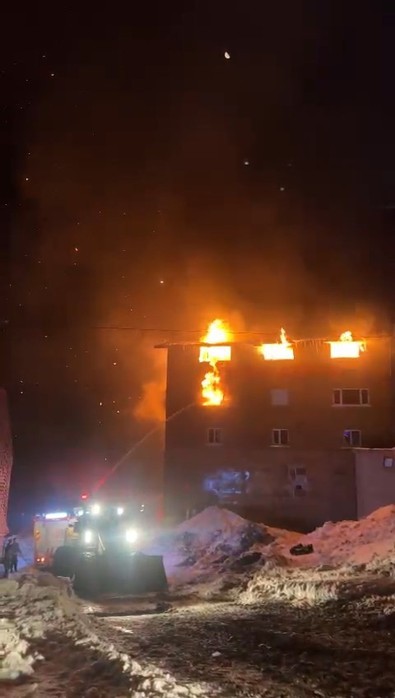 Bolu'daki otel yangınında can pazarı! İşte böyle kurtulmaya çalıştılar! - Resim : 1