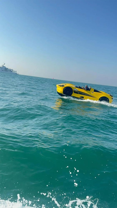 Dubai'de lüks çılgınlığı: Ferrari görünümlü jet ski eğlencesi - Resim : 2