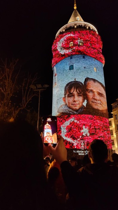 Galata Kulesi'ndeki 23 Nisan gösterine yoğun ilgi - Resim : 1