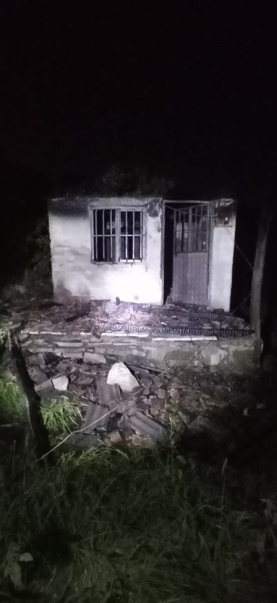 Denizli'de evde çıkan yangın korku ve panik yarattı! Ekipler olaya müdahale etti - Resim : 1
