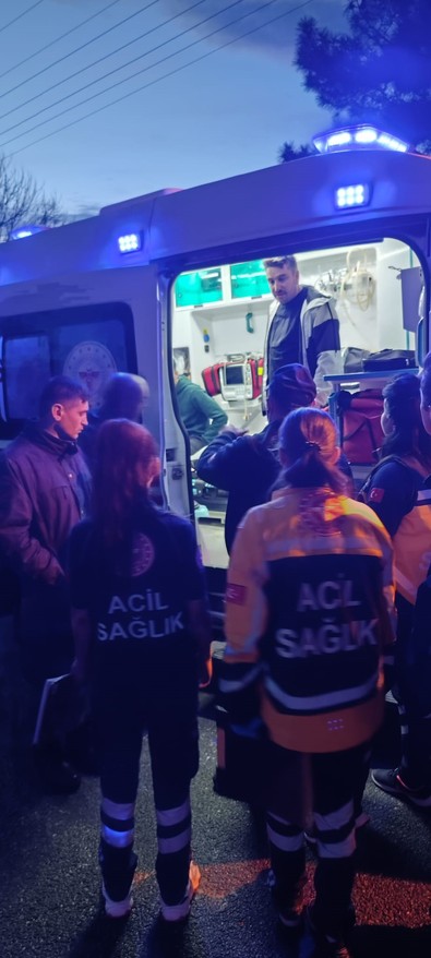 Elazığ’da benzeri görülmeyen bir olay yaşandı! 3 kişi toplum sağlığı merkezine ‘cin çarptı’ iddiası ile başvurdu: Hoca dualar okudu - Resim : 1