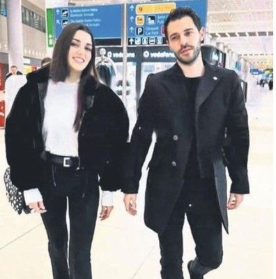 Ayrıldıkları söylenmişti! Hande Erçel ile Hakan Sabancı sarmaş dolaş görüntülendi - Resim: 1