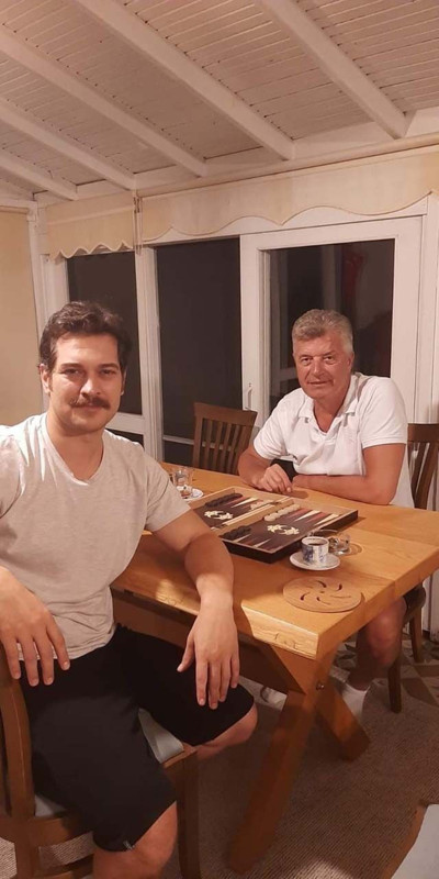 Çağatay Ulusoy’u gören tanıyamadı! Yeni imajıyla sosyal medyayı salladı! Bıyıklı tarzı tam not aldı - Resim: 5