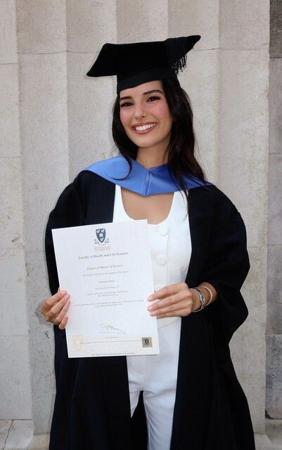 Ünlü oyuncu Yasemin Yazıcı'dan akademik başarı: Liverpool Üniversitesi'nde 'Yılın Tezi' ödülünü kazandı - Resim: 3