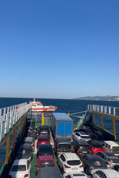 Feribotta yangın paniği: Ekipler 200 yolcu için seferber oldu - Resim : 1