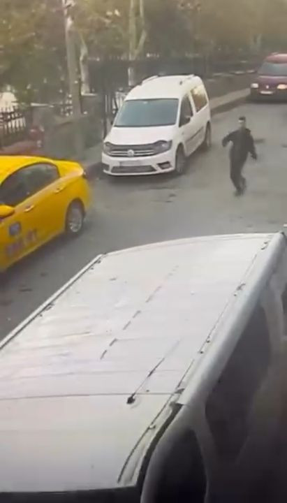 Beyoğlu’nda dehşet! 13 yaşındaki çocuk pusuya yattı! 'Yarın okulda katliam var' O çocuk hakkında karar verildi - Resim: 4