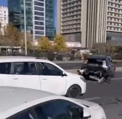 Seyir halindeyken kalp krizi geçirip öldü! 3 araca çarparak durabildi - Resim : 1