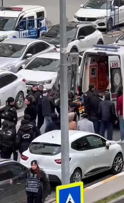 Esenyurt'ta dehşet! Eşiyle ilişkisini öğrendi, kuzenine sokak ortasında kurşun yağdırdı! - Resim : 1