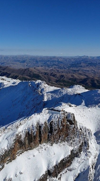 Trabzon’da aynı karede iki mevsim bir araya geldi! Ortaya kartpostallık görüntüler çıktı - Resim: 3