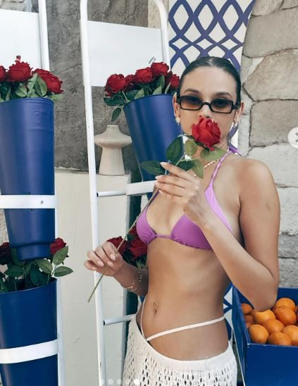 Güzel oyuncu Serra Pirinç leopar desenli bikinisiyle fotoğraflarını paylaştı. Hayranları oyuncunun fiziğine tam not verdi - Resim: 23