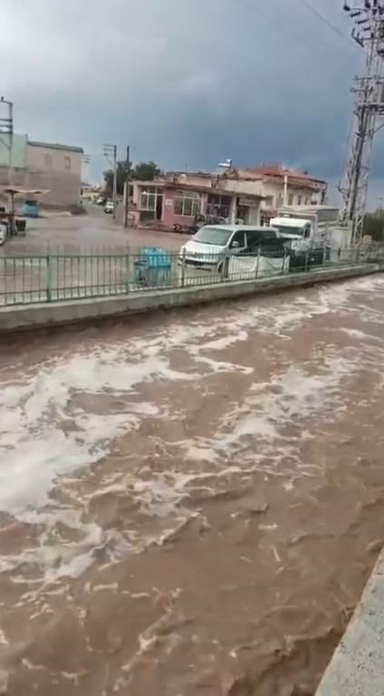 Sel felaketinde can pazarı! Bilanço ağır: İlk görüntüler geldi - Resim : 11