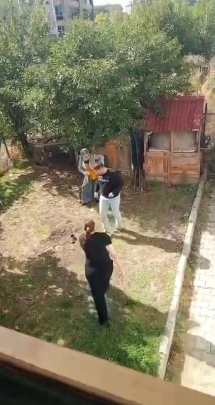 Annesine ve kız kardeşine saldırdı! Yardım çığlıkları ortalığı inletti: O anlar kamerada - Resim: 3