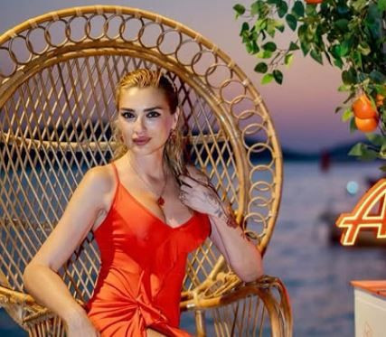 Tarkan'la yaşadığı aşk bir dönem magazin basınını süslemişti! Bilge Öztürk'ün yeni imajı ortaya çıktı - Resim: 12