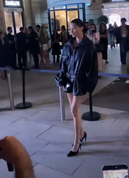 Adriana Lima’nın değişimi olay oldu! “Bacaklarına ne oldu?” - Resim: 5