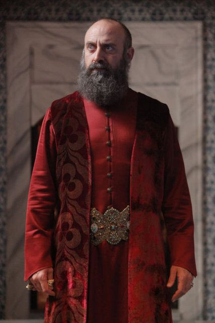 Halit Ergenç'in ikinci mesleği şaşırttı! Fiyatlar dudak uçuklatıyor - Resim: 2
