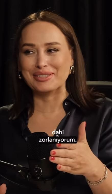 Nur Viral'in programına konuk olan Burcu Akdağ "Herkes sevişiyor" diyerek açık açık anlattı: O zaman erkekler boşalınca... - Resim: 9