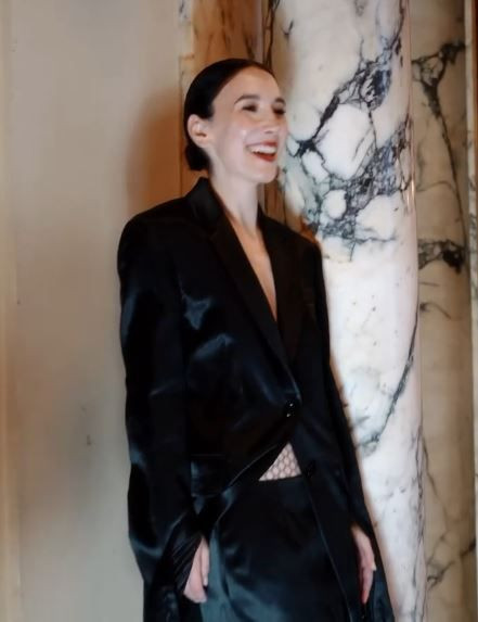 Eski cinsel içerikli yetişkin film yıldızı Sibel Kekilli'den cesur poz. Kırmızı iç gösteren bir bluzuyla göğüs dekoltesi ortaya çıktı. Hayranları şaşırdı - Resim: 31