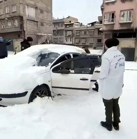 Alacak kavgası kanlı bitti! Arkadaşını otomobilde öldürdü - Resim : 1