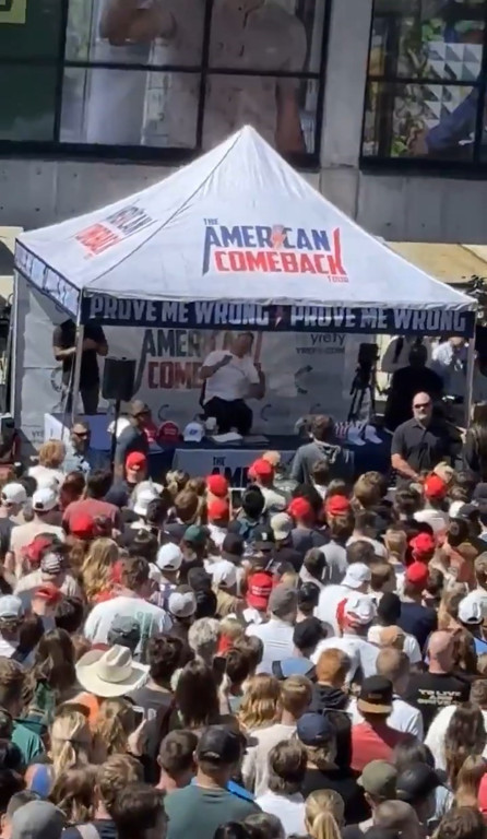 FBI, fotoğraflarını paylaştı! Charlie Kirk'ü öldüren saldırgan her yerde aranıyor - Resim : 1