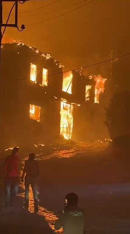 Sakarya'da yangın büyüdü! 2 mahalle tahliye edildi: Evler alev topuna döndü - Resim: 5