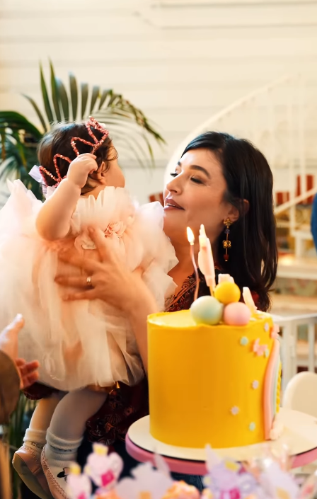 Oyuncu Gonca Vuslateri minik kızı Asya Mone’nin son halini Instagram’dan yayınladı - Resim: 2