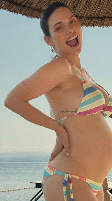 Düğün gününde bebek müjdesi vermişti! Beste Kökdemir'den karnı burnunda balayı pozları geldi - Resim: 5