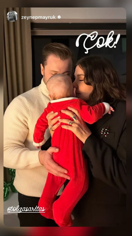 Tolga Sarıtaş'tan eşi ve oğluyla mutluluk pozu! "Teşekkürler 2025" - Resim: 5