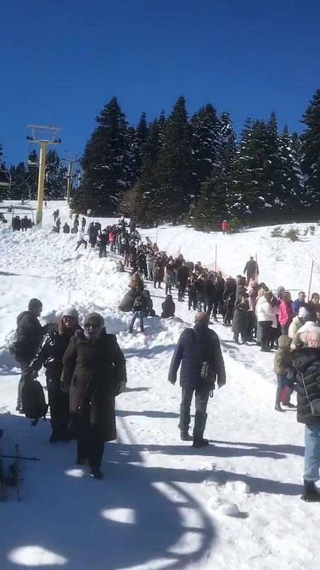 Uludağ'da izdiham: Pistlerde adım atacak yer kalmadı! - Resim: 3