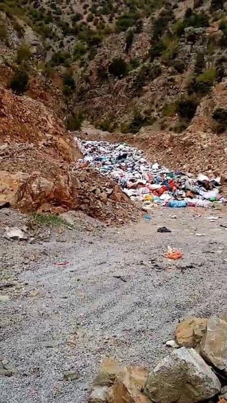 Erzurum'da çevre felaketi kapıda! Çöpler dere yatağına bilinçsizce atılıp yakılıyor - Resim: 1