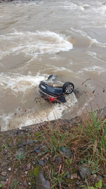 Mezar yeri bakmaya gidiyorlardı! Yürek burkan faciada 2 kişi hayatını kaybetti - Resim: 6