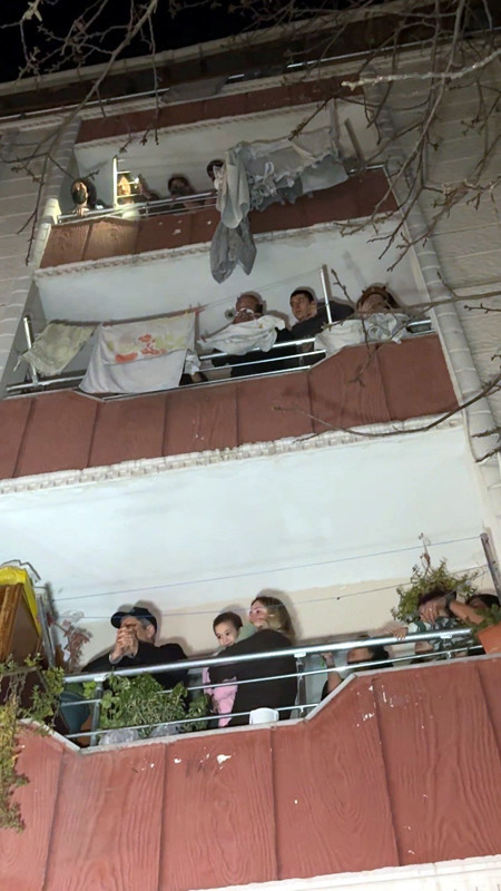 İstanbul'da korkutan yangın! 20 kişi mahsur kaldı - Resim: 5